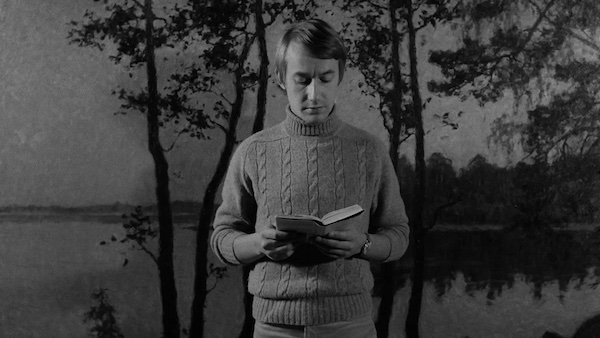 AESTHETICS AND CONFINEMENT